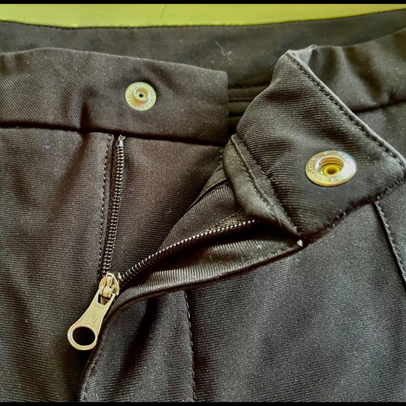LULULEMON “Long Story” Black Shorts size 12 pleat front 4 pockets EUC 100% Poly - Picture 6 of 7